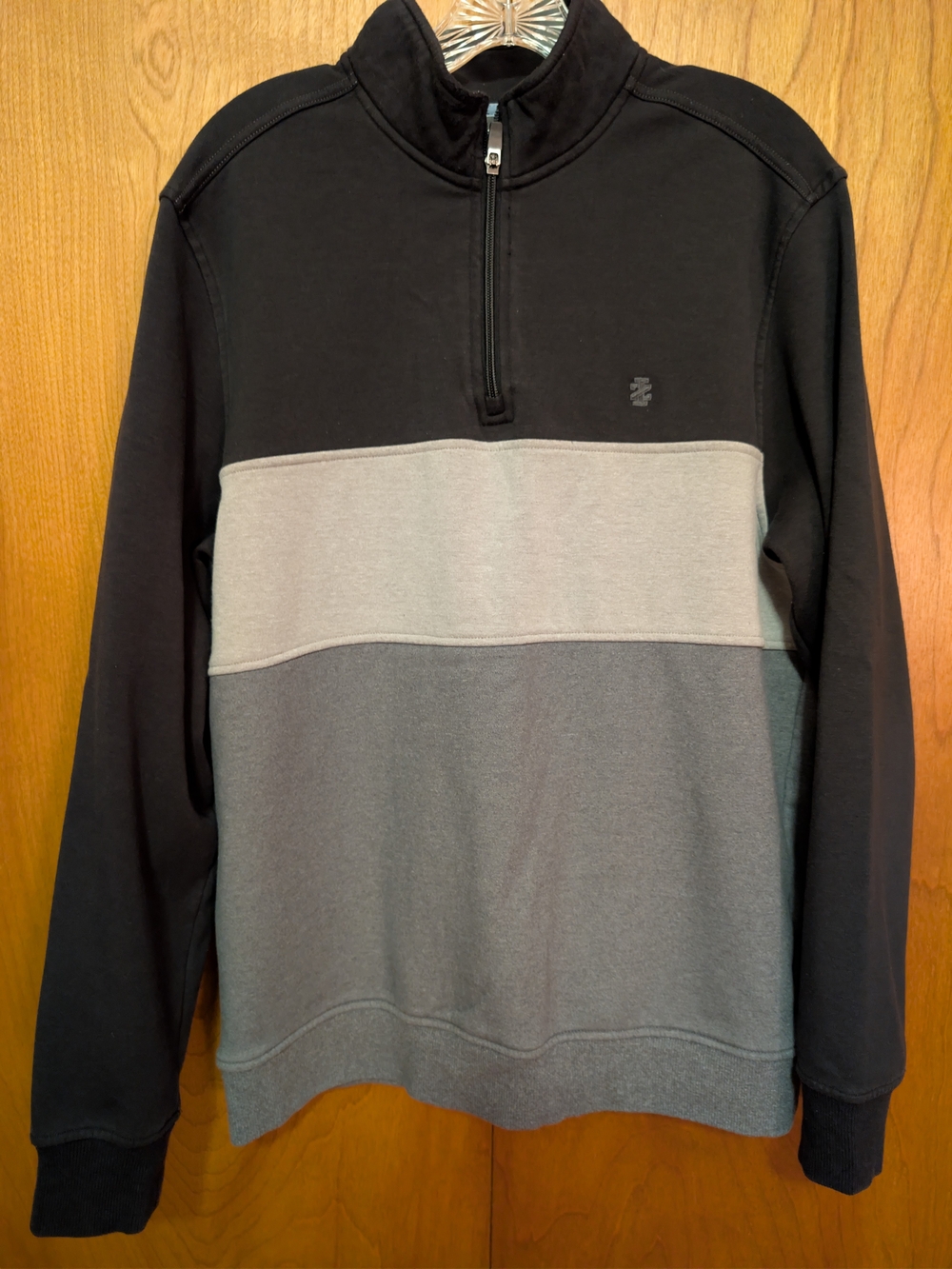 Izod Men’s Black, Light Gray & Charcoal Colorblock Quarter-Zip Sweatshirt